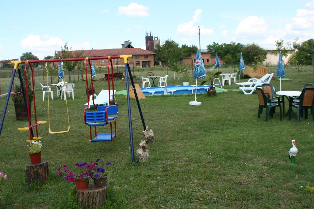 Guest House Edelvais Dve Mogili Kültér fotó